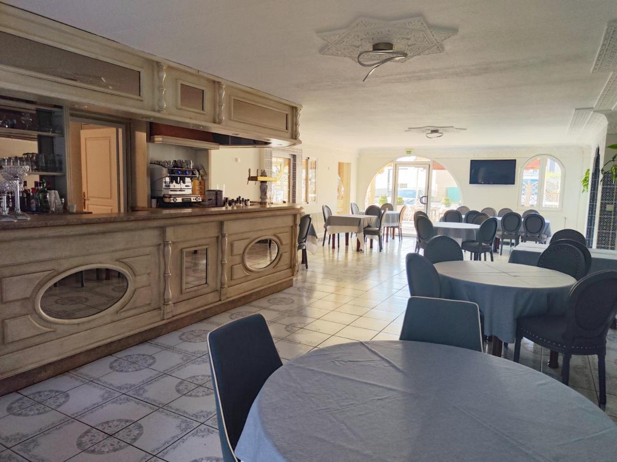 Hotel-Restaurant Le Commerce Nogaro Dış mekan fotoğraf